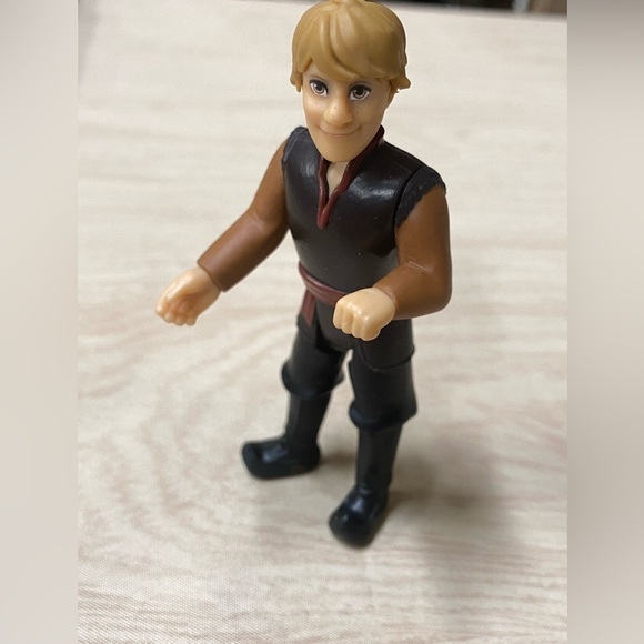 2018 Hasbro Disney Frozen 2 II Adventure Collection Kristoff 4” Toy Figure - Picture 1 of 4